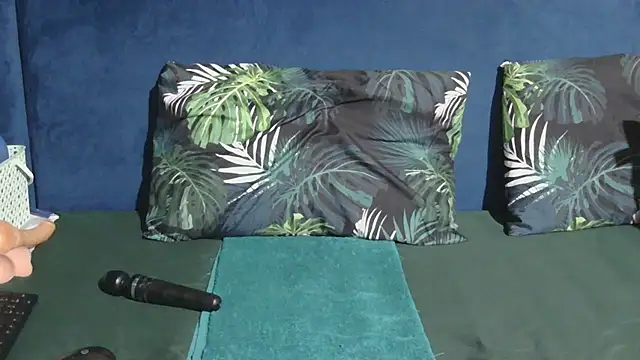 Snapshot of Melitaxx chatting on 08/04/26, 04:48 Melitaxx online show from 08/04/26, 04:48