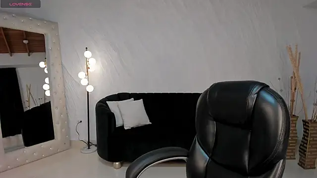 AntonellaDimeo online show from 05/08/26, 03:56