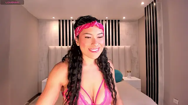 Snapshot of RebeccaWest chatting on 03/20/26, 04:39 RebeccaWest online show from 03/20/26, 04:39
