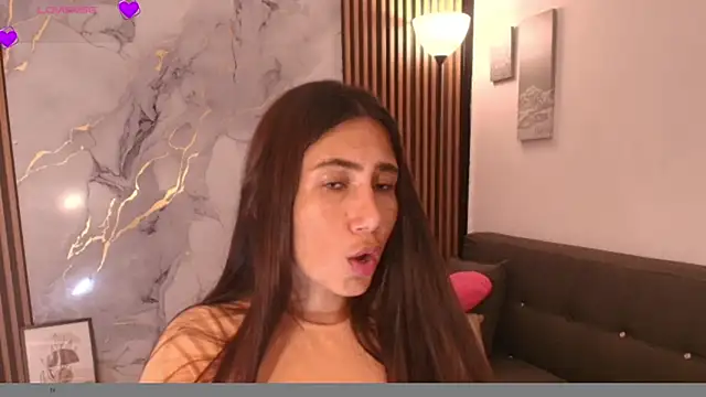 Snapshot of LucyBecker chatting on 04/18/26, 08:20 LucyBecker online show from 04/18/26, 08:20