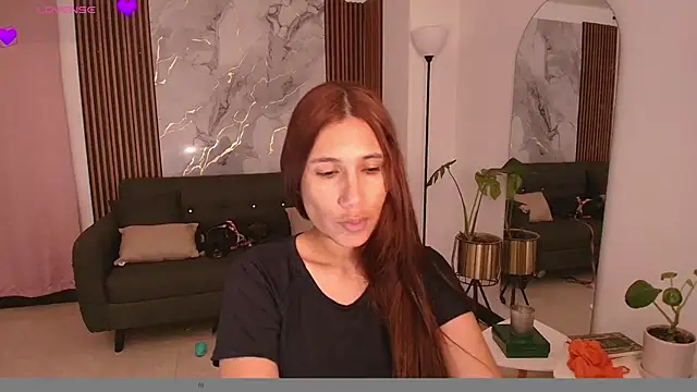 Snapshot of LucyBecker chatting on 06/09/26, 05:46 LucyBecker online show from 06/09/26, 05:46