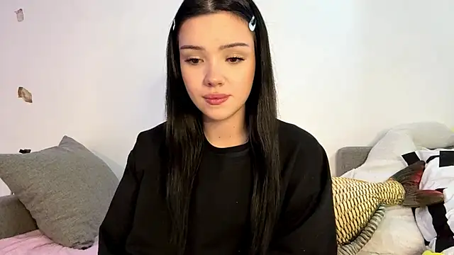 Snapshot of BeckyAurielle chatting on 06/17/26, 02:07 BeckyAurielle online show from 06/17/26, 02:07