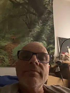 Snapshot of Thomate24 chatting on 05/03/26, 07:53 Thomate24 online show from 05/03/26, 07:53