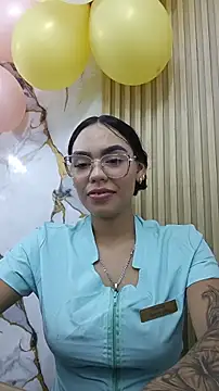 Snapshot of daniela-sexy chatting on 06/18/26, 12:33 daniela-sexy online show from 06/18/26, 12:33