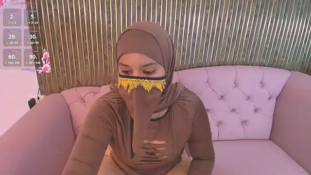Snapshot of Aminaa_Kaarim chatting on 04/22/26, 06:20 Aminaa Kaarim online show from 04/22/26, 06:20