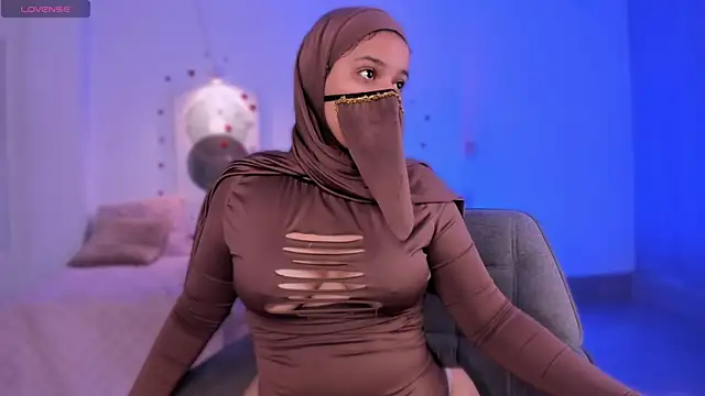 Aminaa Kaarim online show from 06/25/26, 05:12