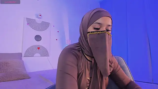 Aminaa Kaarim online show from 07/07/26, 02:47