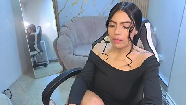  Charlottee b online show from 06/17/26, 01:01