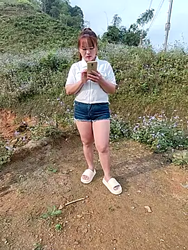 Snapshot of Mina_xYx chatting on 03/16/26, 01:11 Mina xYx online show from 03/16/26, 01:11