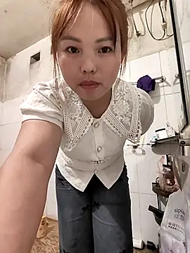 Snapshot of Mina_xYx chatting on 03/21/26, 01:58 Mina xYx online show from 03/21/26, 01:58