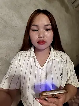 Snapshot of Mina_xYx chatting on 04/23/26, 12:29 Mina xYx online show from 04/23/26, 12:29