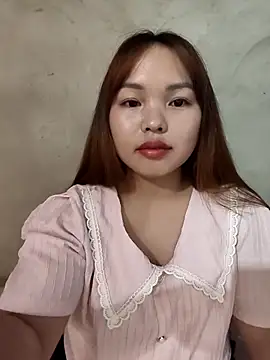 Snapshot of Mina_xYx chatting on 04/28/26, 02:44 Mina xYx online show from 04/28/26, 02:44