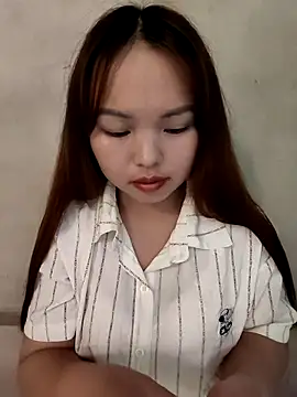 Snapshot of Mina_xYx chatting on 05/01/26, 03:16 Mina xYx online show from 05/01/26, 03:16