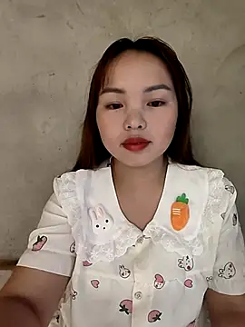 Snapshot of Mina_xYx chatting on 05/11/26, 02:45 Mina xYx online show from 05/11/26, 02:45