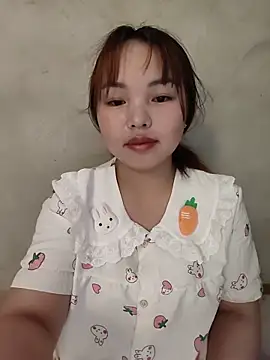 Snapshot of Mina_xYx chatting on 05/16/26, 02:41 Mina xYx online show from 05/16/26, 02:41