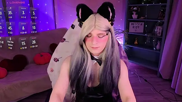 FoxIsPuff online show from 06/17/26, 05:43