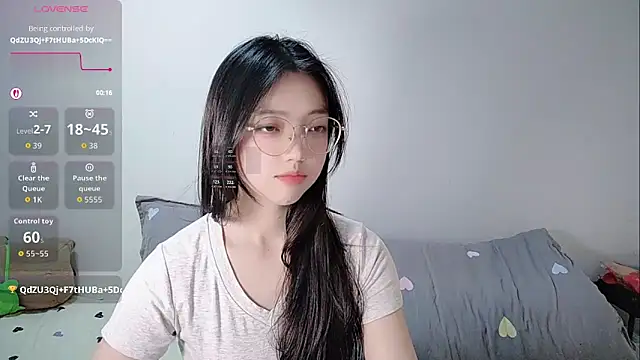 Snapshot of oblakitty_ chatting on 03/27/26, 05:35 oblakitty online show from 03/27/26, 05:35