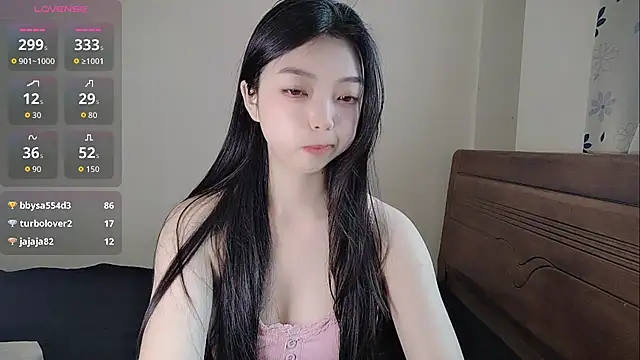 Snapshot of oblakitty_ chatting on 04/21/26, 01:42 oblakitty online show from 04/21/26, 01:42