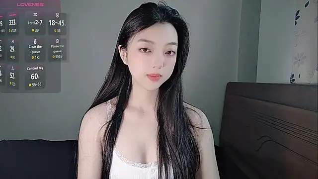 Snapshot of oblakitty_ chatting on 04/24/26, 12:35 oblakitty online show from 04/24/26, 12:35