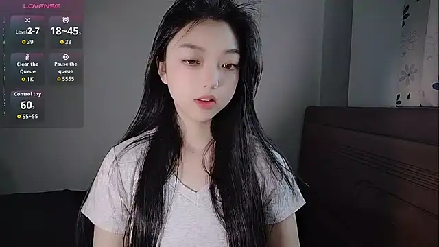 Snapshot of oblakitty_ chatting on 04/28/26, 12:42 oblakitty online show from 04/28/26, 12:42