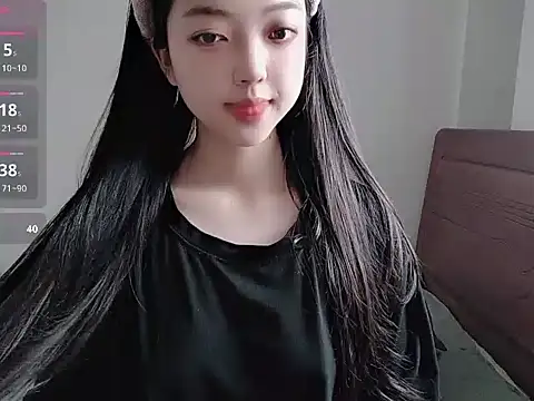 oblakitty  online show from 07/04/26, 12:39