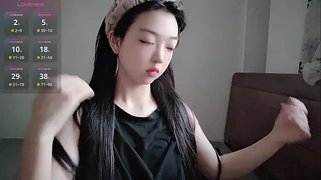 oblakitty  online show from 08/08/26, 12:13