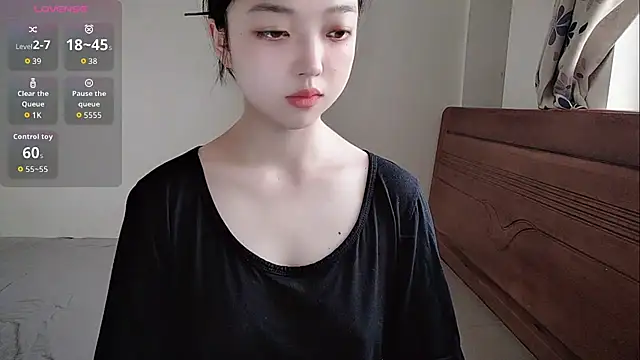 oblakitty  online show from 08/09/26, 12:12