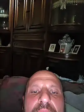 Snapshot of skizzoboy6 chatting on 03/22/26, 07:45 skizzoboy6 online show from 03/22/26, 07:45