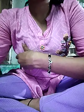 Snapshot of model_seela chatting on 04/12/26, 03:28 model seela online show from 04/12/26, 03:28