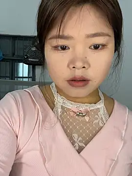 Snapshot of Flowers018 chatting on 03/17/26, 06:06 Flowers018 online show from 03/17/26, 06:06