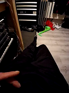 Snapshot of missbrowneyes_82 chatting on 04/26/26, 01:25 missbrowneyes 82 online show from 04/26/26, 01:25