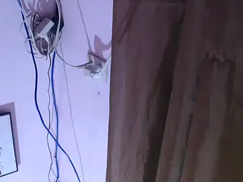 Snapshot of slut_emerald22 chatting on 03/15/26, 11:27 slut emerald22 online show from 03/15/26, 11:27