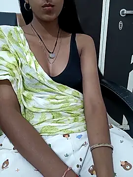 aushi rajput online show from 03/27/26, 10:42