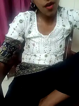 Snapshot of aushi_rajput chatting on 04/08/26, 05:35 aushi rajput online show from 04/08/26, 05:35