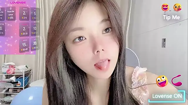 Snapshot of Puting_q chatting on 04/05/26, 05:37 Puting q online show from 04/05/26, 05:37