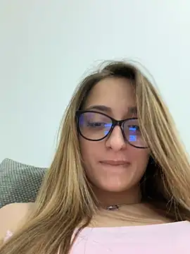 Snapshot of BiancaCharm chatting on 04/16/26, 09:39 BiancaCharm online show from 04/16/26, 09:39