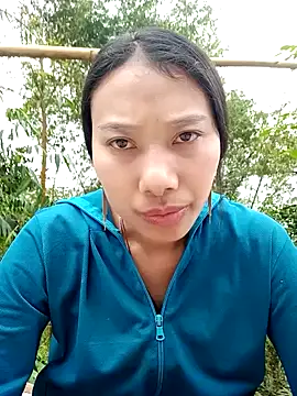 Snapshot of Leiley_98 chatting on 03/19/26, 04:38 Leiley 98 online show from 03/19/26, 04:38