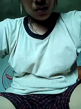 Snapshot of Leiley_98 chatting on 04/06/26, 04:46 Leiley 98 online show from 04/06/26, 04:46