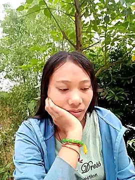 Snapshot of Leiley_98 chatting on 04/21/26, 02:26 Leiley 98 online show from 04/21/26, 02:26