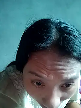 Snapshot of Leiley_98 chatting on 05/04/26, 12:17 Leiley 98 online show from 05/04/26, 12:17