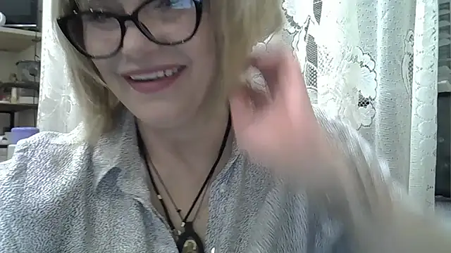 Snapshot of Lia_Rayss chatting on 04/22/26, 07:04 Lia Rayss online show from 04/22/26, 07:04