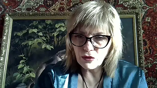Snapshot of Lia_Rayss chatting on 05/18/26, 04:02 Lia Rayss online show from 05/18/26, 04:02