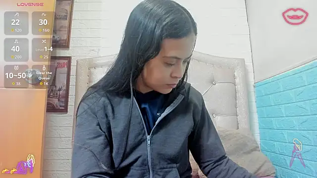 Snapshot of LITTLE-NESSA chatting on 04/29/26, 01:48 LITTLE-NESSA online show from 04/29/26, 01:48