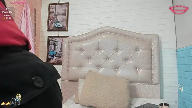 Snapshot of LITTLE-NESSA chatting on 05/07/26, 01:05 LITTLE-NESSA online show from 05/07/26, 01:05