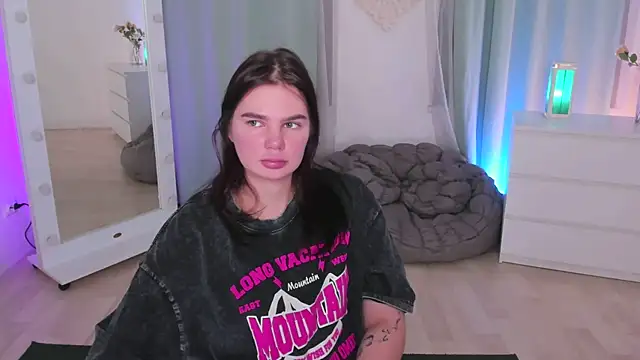Snapshot of MillyBrown_ chatting on 04/01/26, 01:41 MillyBrown online show from 04/01/26, 01:41
