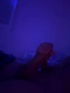 Snapshot of 21cm19 chatting on 04/13/26, 10:26 21cm19 online show from 04/13/26, 10:26