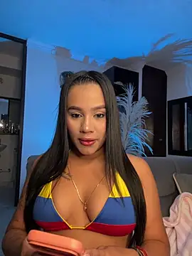 Snapshot of AlisonBeltran1 chatting on 05/26/26, 04:08 AlisonBeltran1 online show from 05/26/26, 04:08