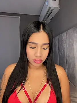 Snapshot of AlisonBeltran1 chatting on 07/04/26, 06:19 AlisonBeltran1 online show from 07/04/26, 06:19