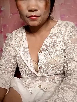Snapshot of maymay121 chatting on 03/23/26, 04:44 maymay121 online show from 03/23/26, 04:44