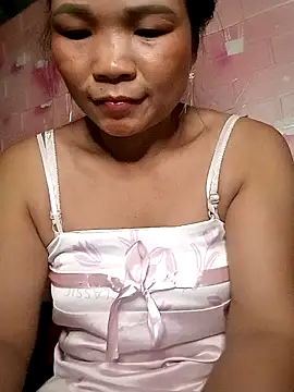 Snapshot of maymay121 chatting on 04/04/26, 02:47 maymay121 online show from 04/04/26, 02:47